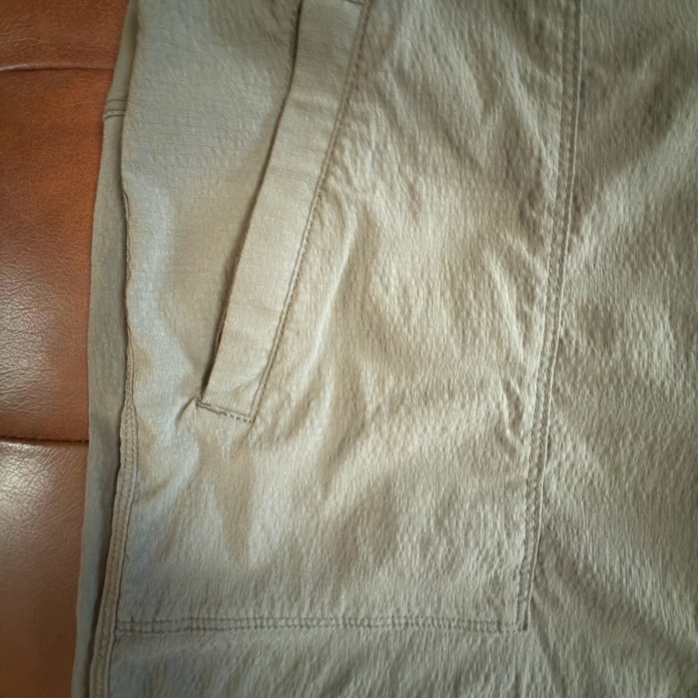 Athleta Trekkie Bermuda Shorts! NWOT - Picture 4 of 5